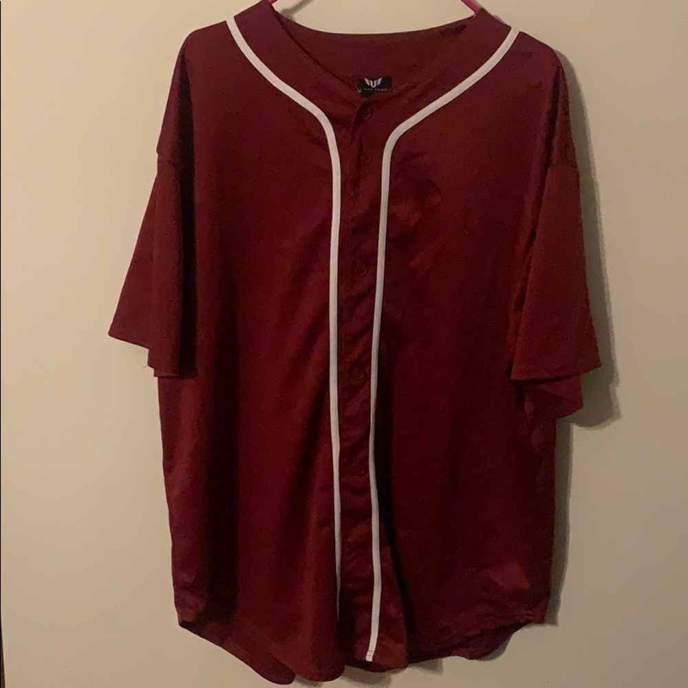 2xl baseball jersey style shirt